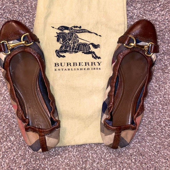 Authentic BURBERRY House Check Canvas Ballerinas - Picture 1 of 14